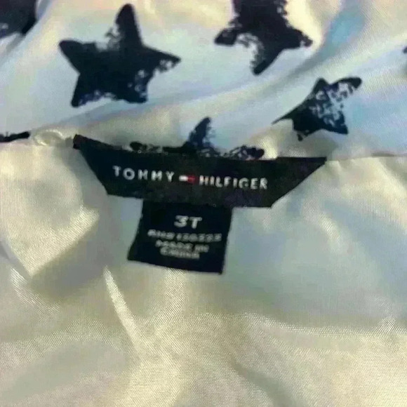 Lot of  Girls’ Tommy Hilfiger Puffer Vest and Tee size 3T- PRISTINE CONDITION - Picture 10 of 15